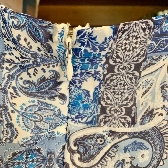 Lulu’s Blue Paisley Maxi Dress M Peekaboo Front Tie - Picture 6 of 10